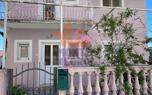 Tivat, Marići: Spacious Apartment with Great Investment Potential! – MRV0005234